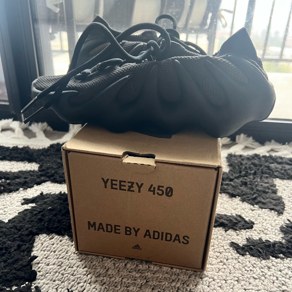 Preowned slate Yeezy 450s. Size 6.